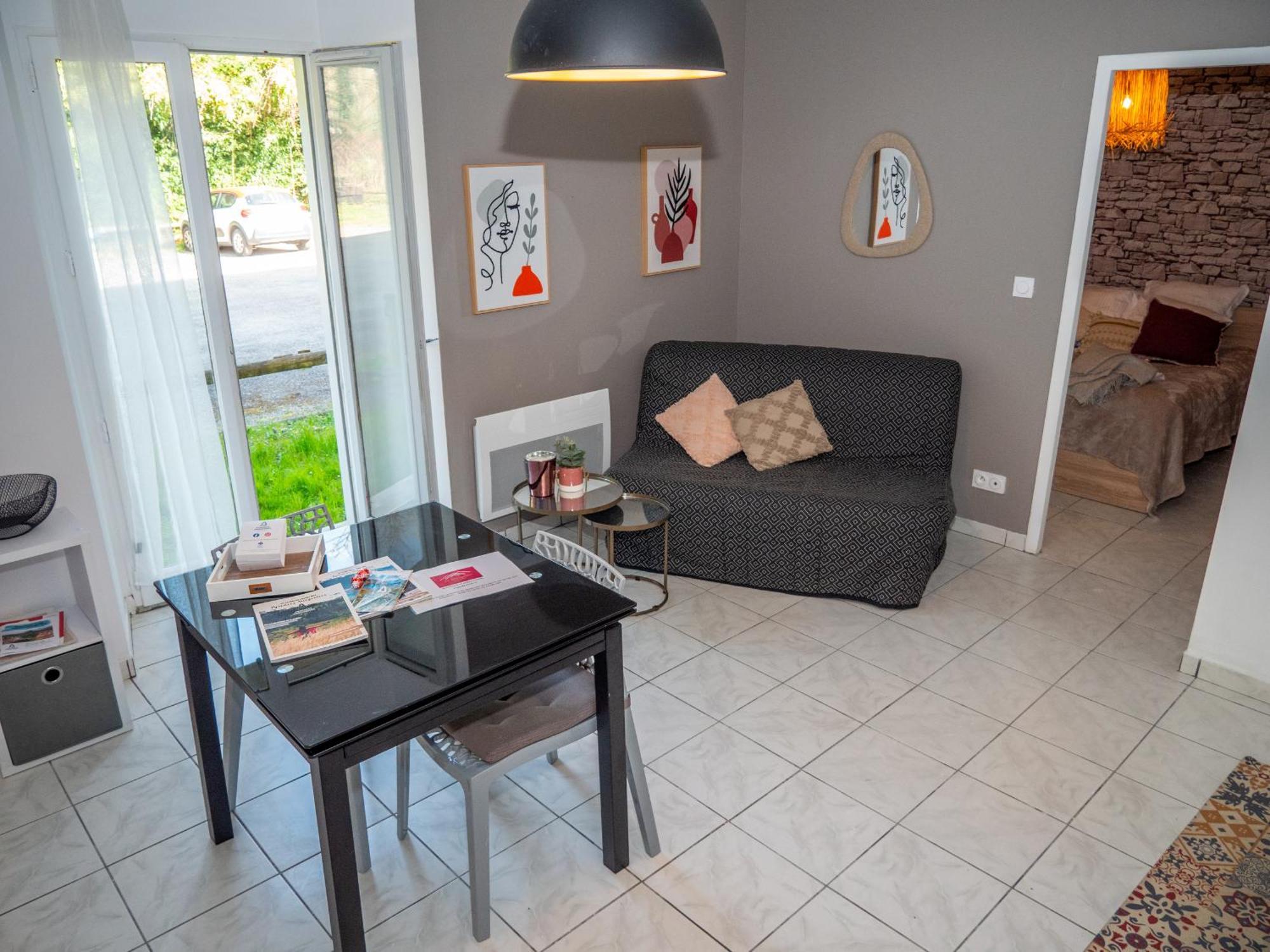 Les Gites De Sylvie Ussat Exterior photo